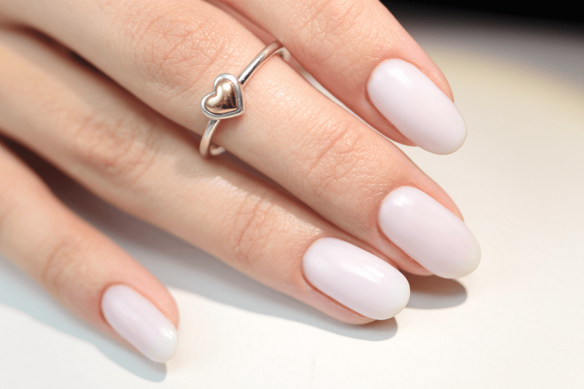 Odczaruj biały lakier do paznokci – poznaj 5 inspiracji na manicure od Palu!