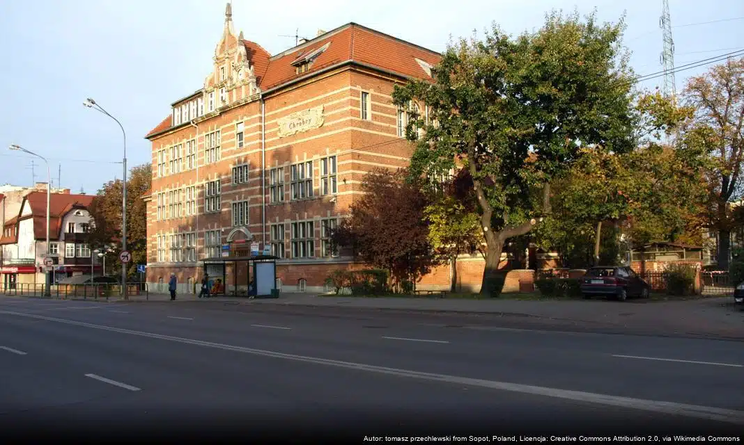 Intensywne opady śniegu w Sopocie – apel o ostrożność